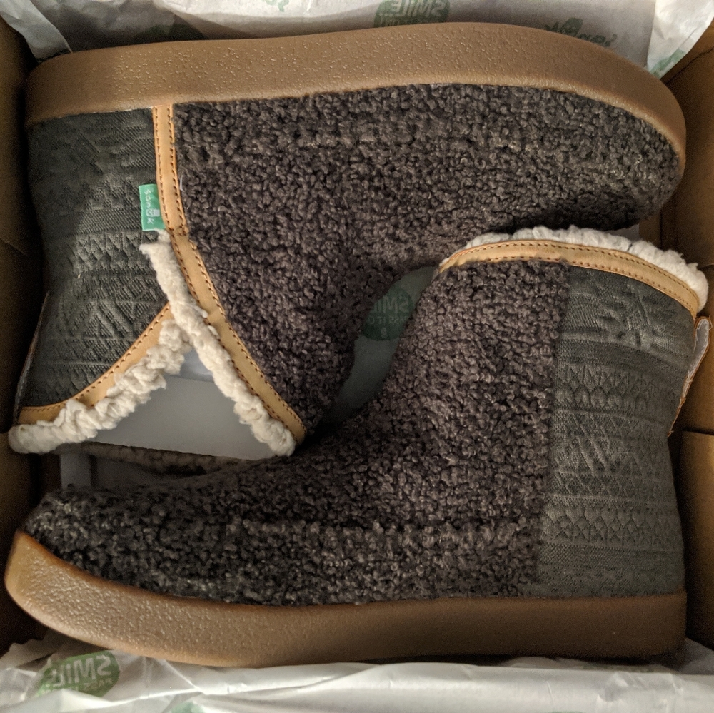 Sanuk booties